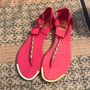 dolce vita hot pink sandals 💕